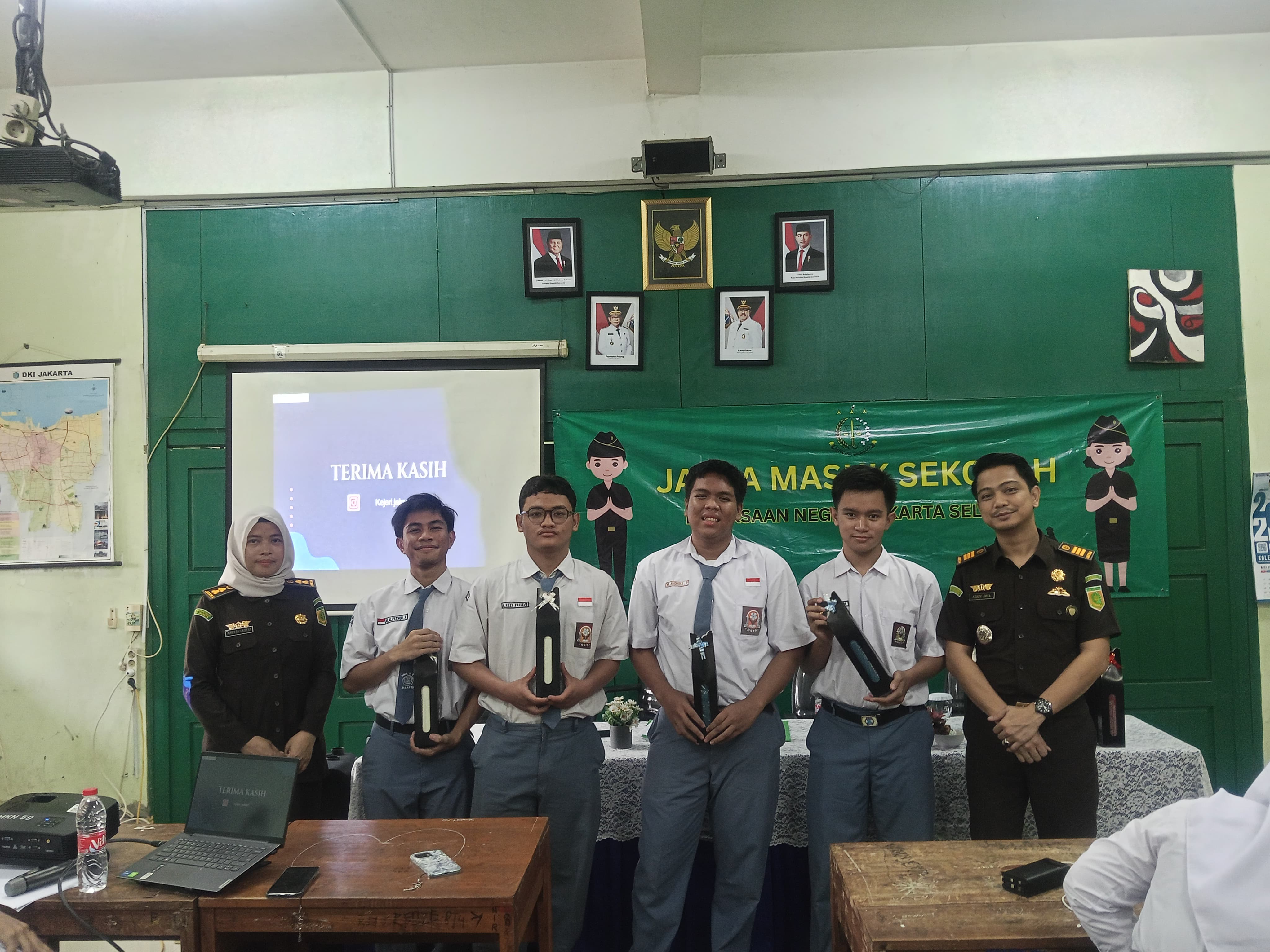 Gedung Sekolah SMA NEGERI 4 SAMARINDA